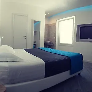 https://piccolotel.it-romehotels.com