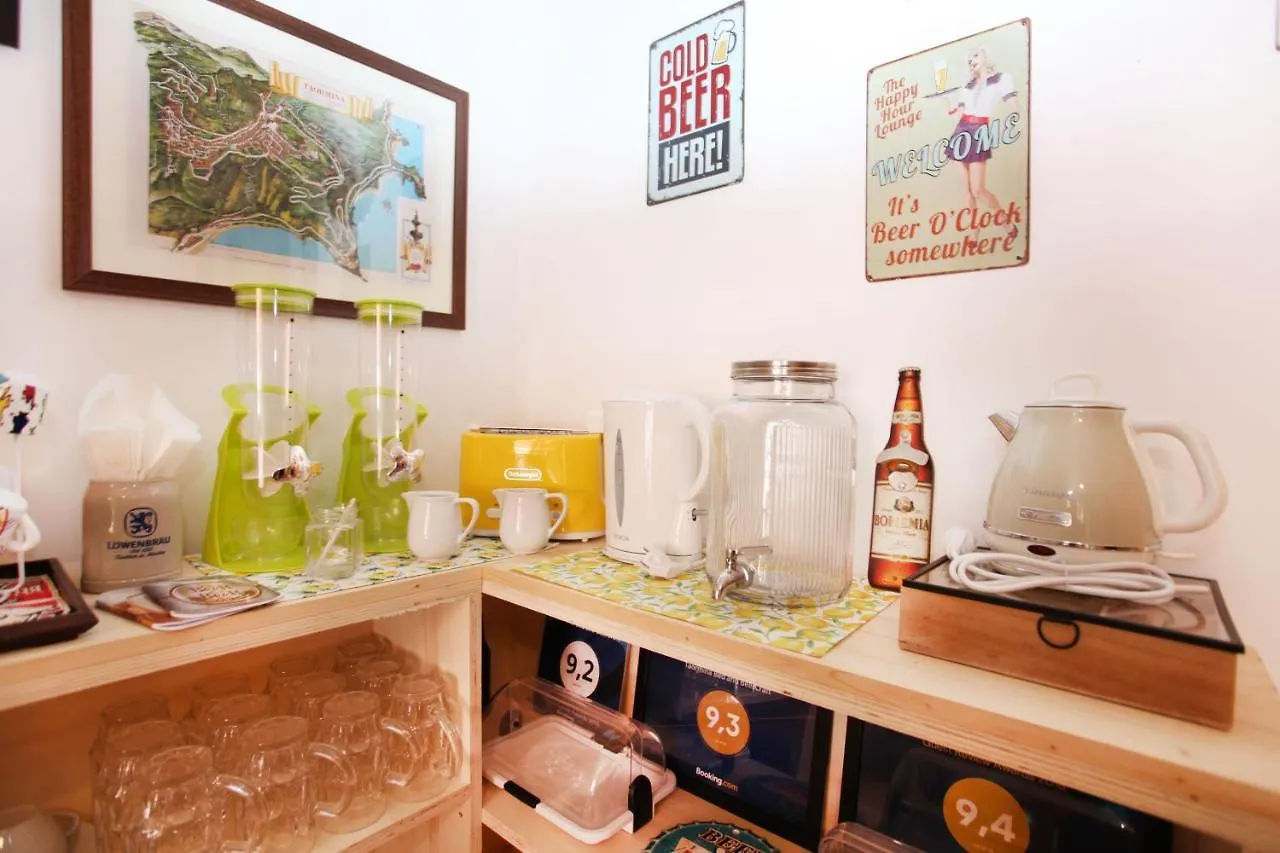 ***  Taormina Bed And Beercraft Bed & Breakfast Italy