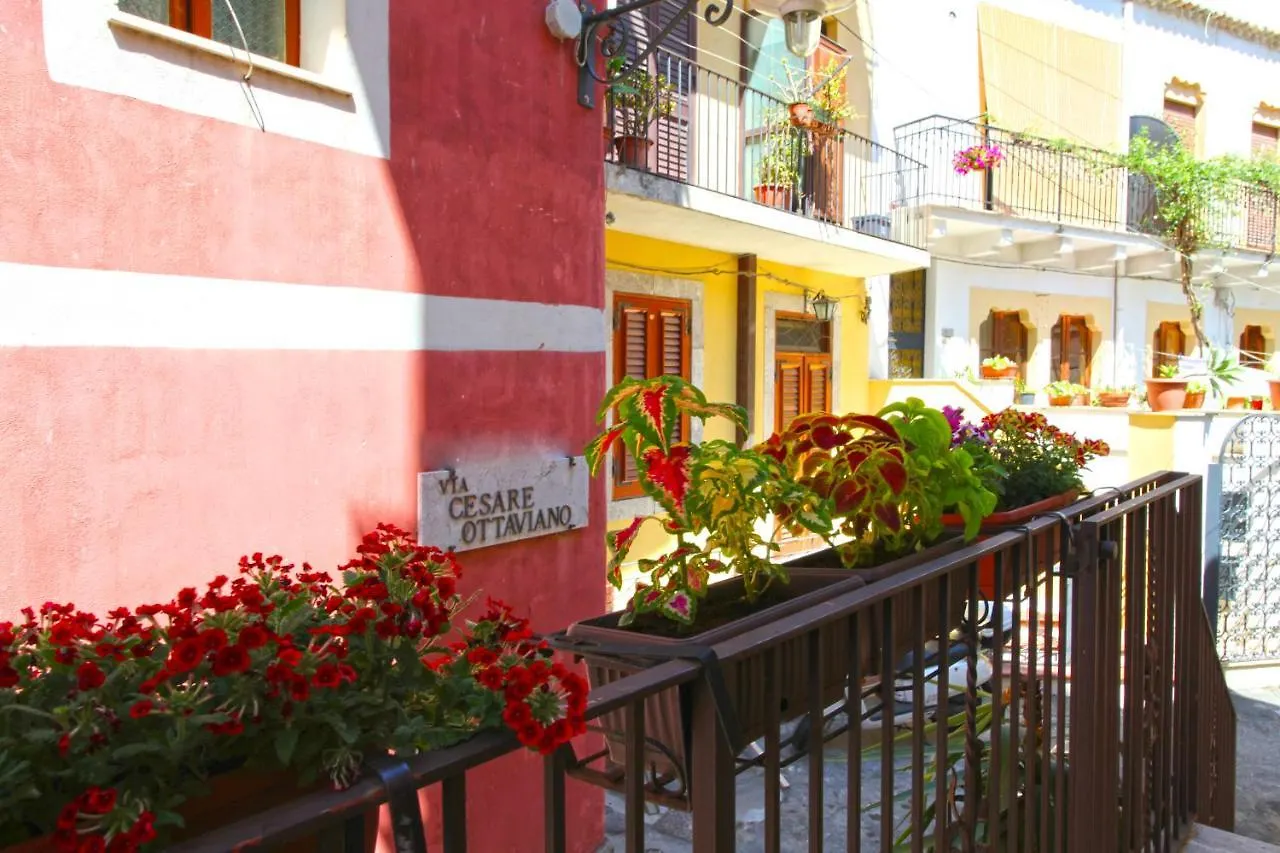 Taormina Bed And Beercraft Bed & Breakfast 3*,